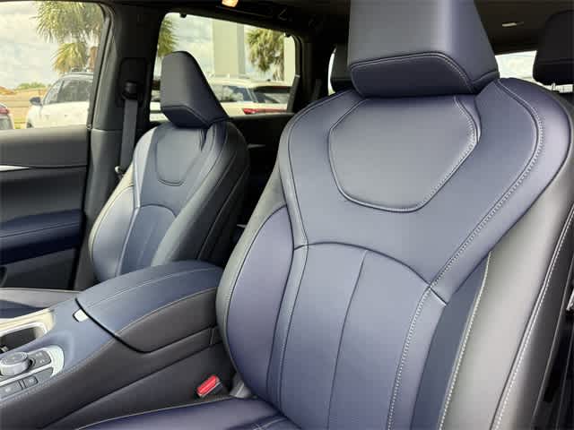 Thumbnail: 2026 INFINITI QX60 - 12