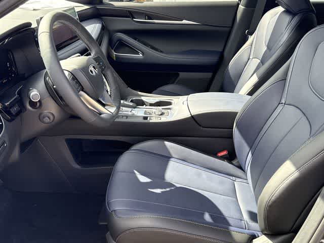 Thumbnail: 2026 INFINITI QX60 - 12