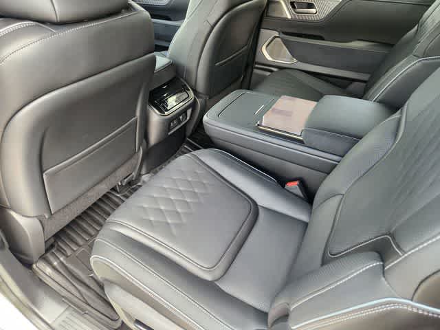 Thumbnail: 2026 INFINITI QX80 - 12