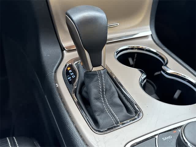 Thumbnail: 2017 Jeep Grand Cherokee - 19