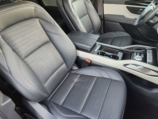 Thumbnail: 2024 Lincoln Nautilus - 14