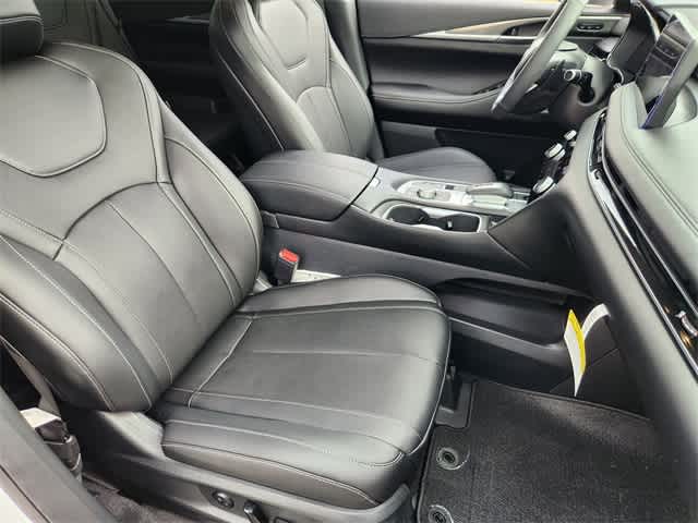 Thumbnail: 2026 INFINITI QX60 - 14