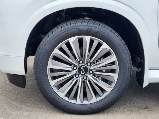 Thumbnail: 2026 INFINITI QX80 - 8