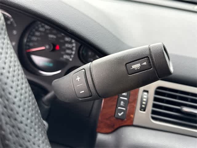 Thumbnail: 2013 Chevrolet Tahoe - 23