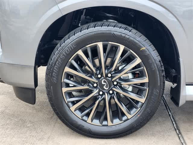 Thumbnail: 2026 INFINITI QX80 - 8