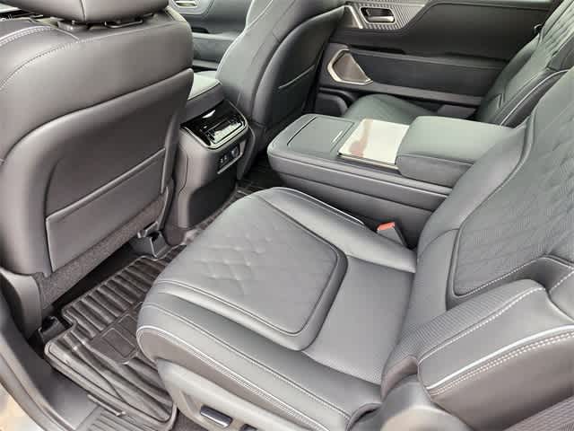 Thumbnail: 2026 INFINITI QX80 - 12