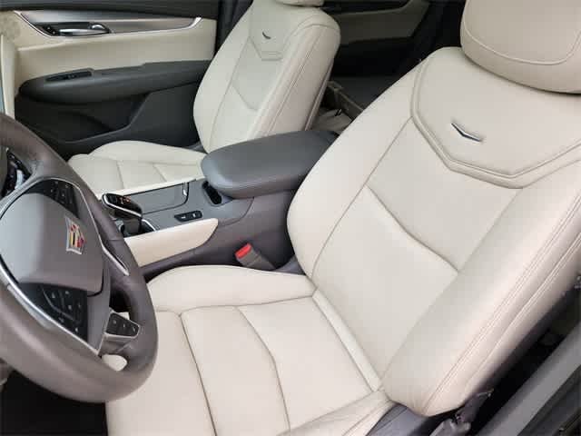 Thumbnail: 2017 Cadillac XT5 - 11