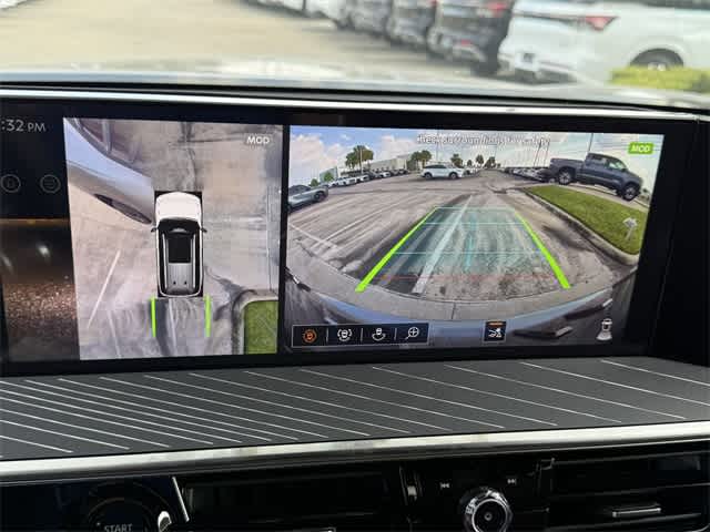 Thumbnail: 2026 INFINITI QX80 - 26