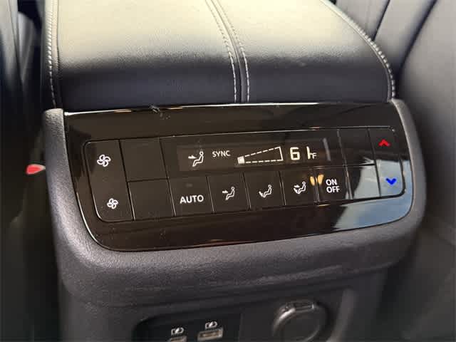 Thumbnail: 2023 INFINITI QX60 - 21