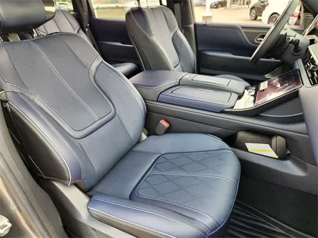 Thumbnail: 2026 INFINITI QX80 - 14