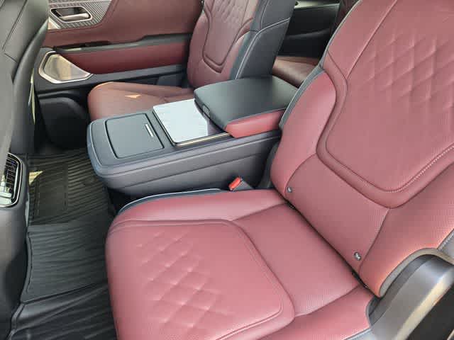 Thumbnail: 2026 INFINITI QX80 - 12