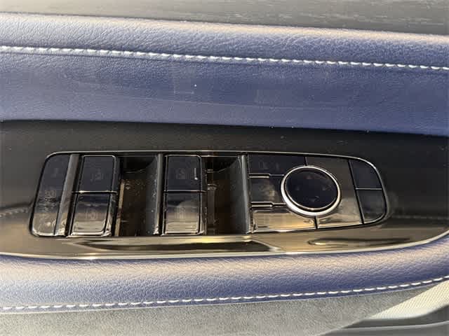 Thumbnail: 2026 INFINITI QX80 - 9