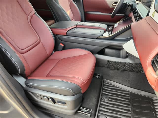 Thumbnail: 2026 INFINITI QX80 - 14