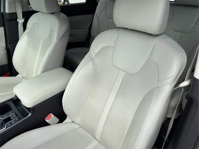 Thumbnail: 2022 Kia Sorento - 12