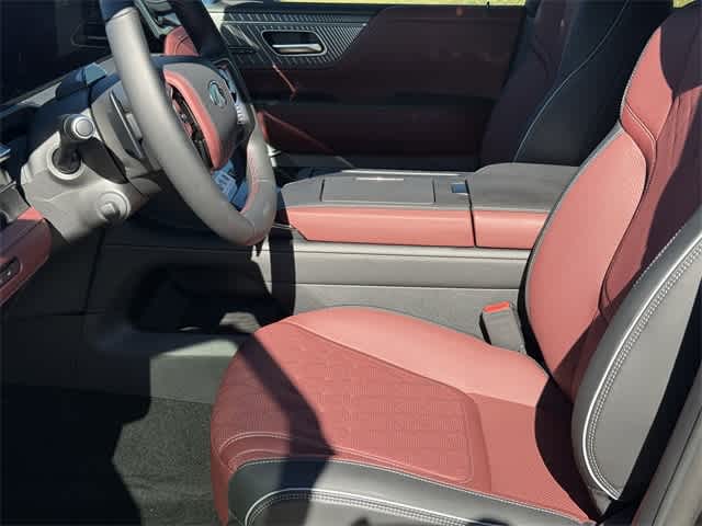 Thumbnail: 2026 INFINITI QX80 - 12