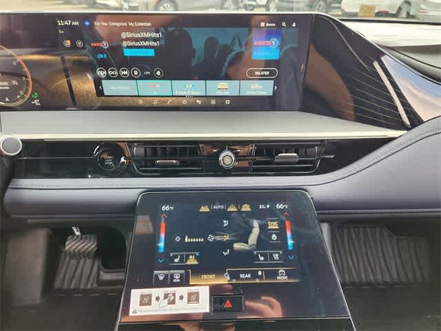 Thumbnail: 2026 INFINITI QX80 - 16