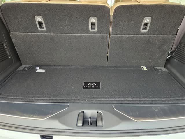 Thumbnail: 2026 INFINITI QX80 - 19