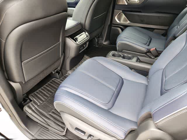 Thumbnail: 2026 INFINITI QX80 - 12