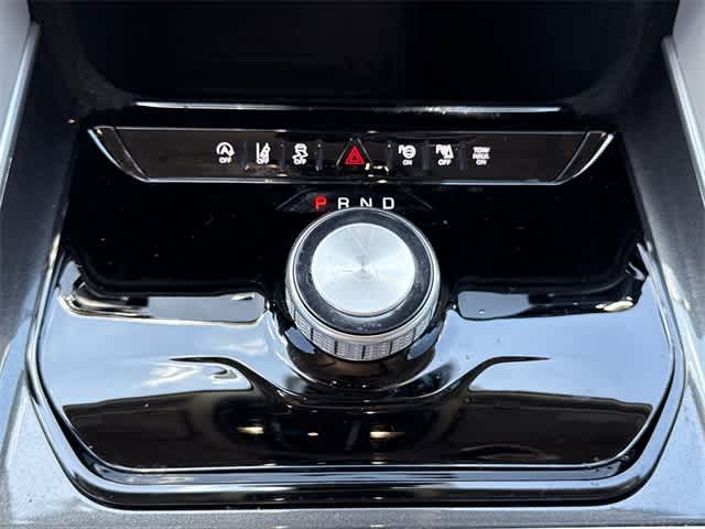 Thumbnail: 2023 Jeep Wagoneer - 17