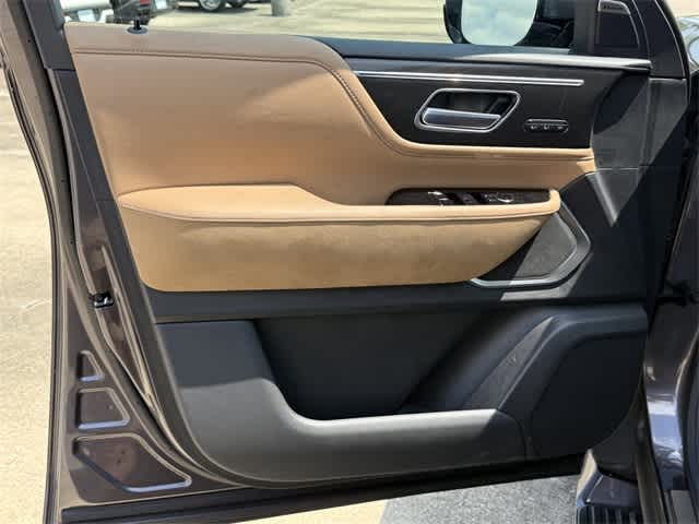 Thumbnail: 2025 INFINITI QX80 - 6