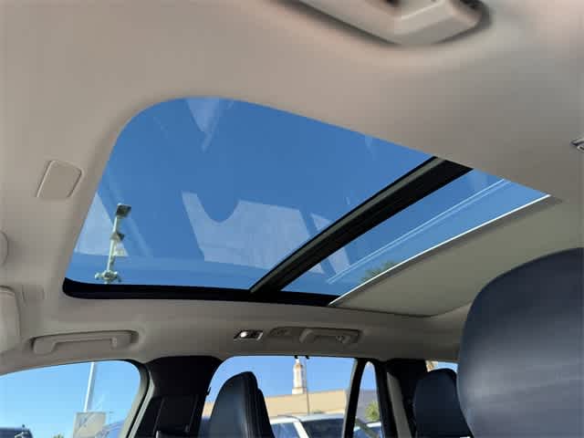 Thumbnail: 2022 Volvo XC90 - 26