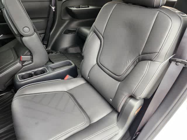 Thumbnail: 2026 INFINITI QX80 - 13