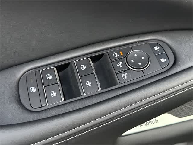 Thumbnail: 2026 INFINITI QX60 - 9