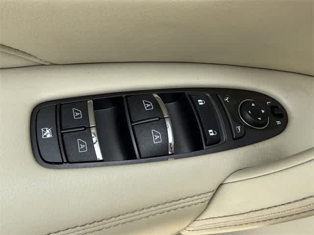 Thumbnail: 2022 INFINITI QX80 - 9