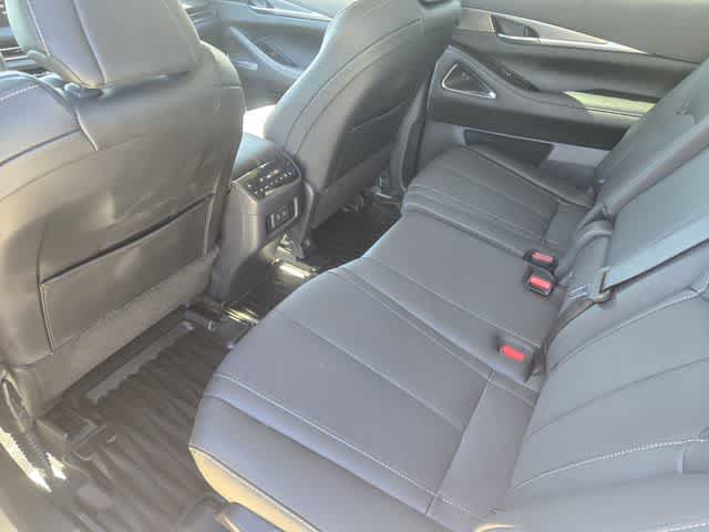 Thumbnail: 2026 INFINITI QX60 - 12