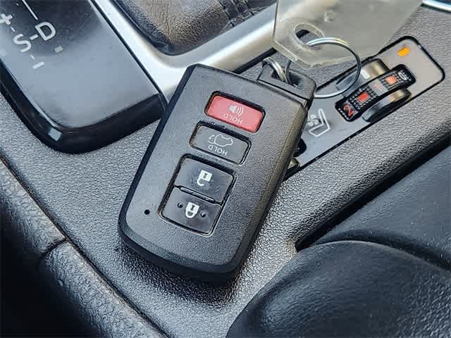 Thumbnail: 2017 Toyota Highlander - 20