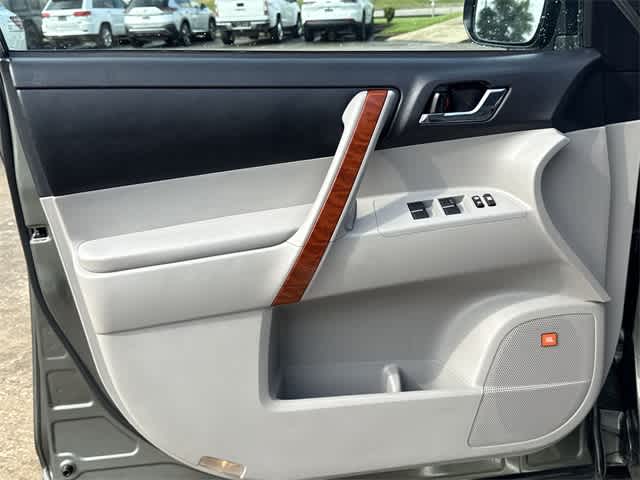 Thumbnail: 2009 Toyota Highlander - 9