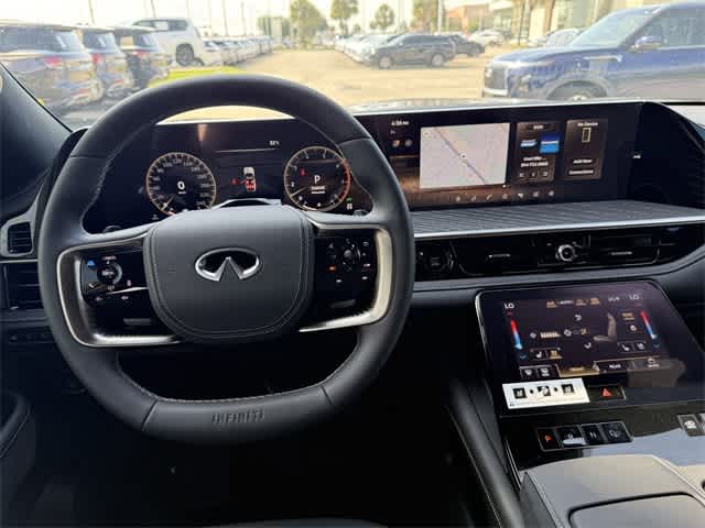 Thumbnail: 2025 INFINITI QX80 - 15