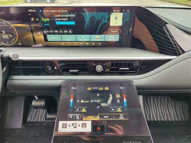 Thumbnail: 2026 INFINITI QX80 - 16