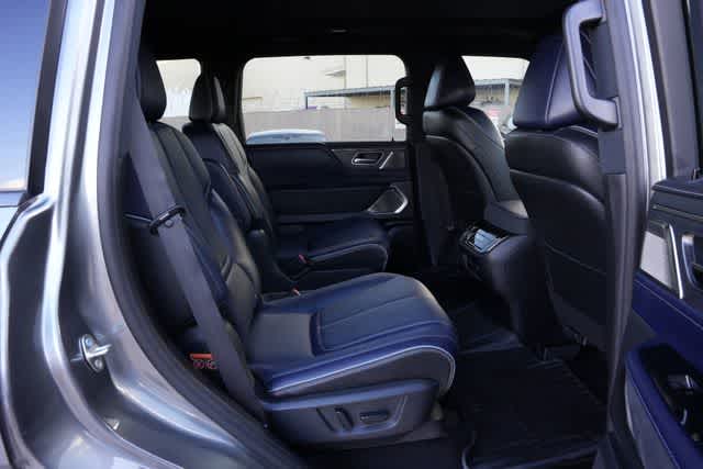 Thumbnail: 2026 INFINITI QX80 - 22