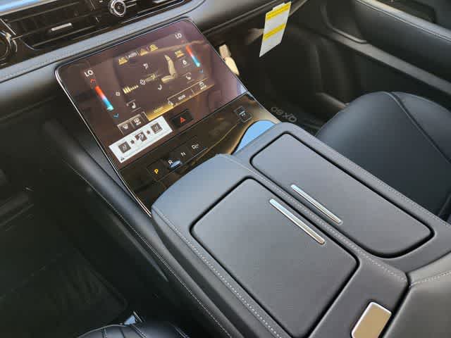 Thumbnail: 2026 INFINITI QX80 - 17