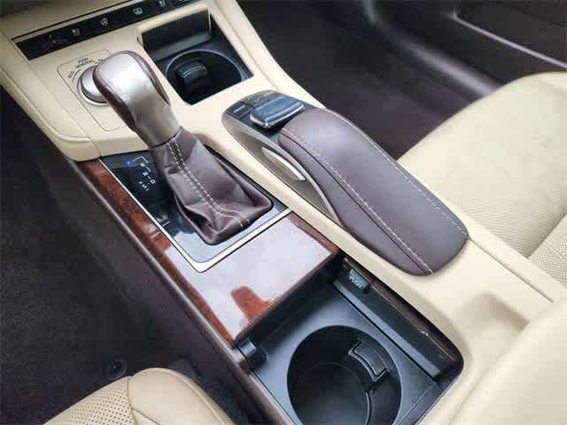 Thumbnail: 2016 Lexus ES - 17