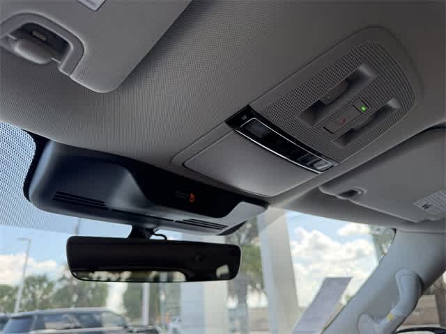 Thumbnail: 2026 INFINITI QX80 - 26