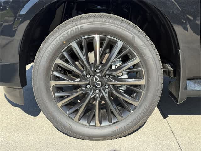 Thumbnail: 2026 INFINITI QX80 - 7