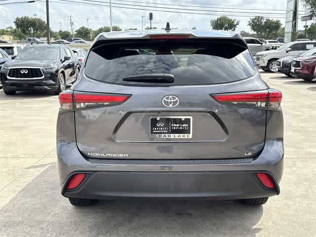 2022 Toyota Highlander LE 4