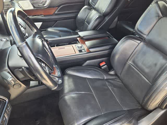 Thumbnail: 2021 Lincoln Navigator - 10