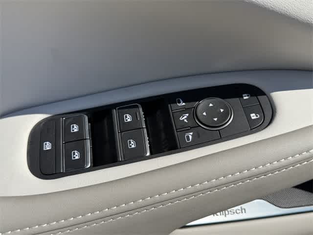 Thumbnail: 2026 INFINITI QX60 - 9