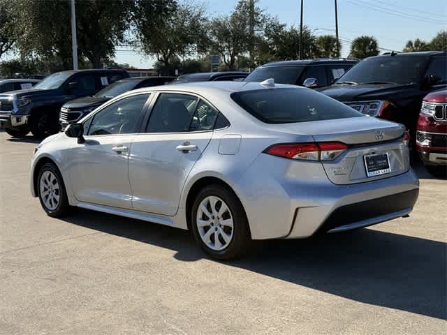 Thumbnail: 2022 Toyota Corolla - 3