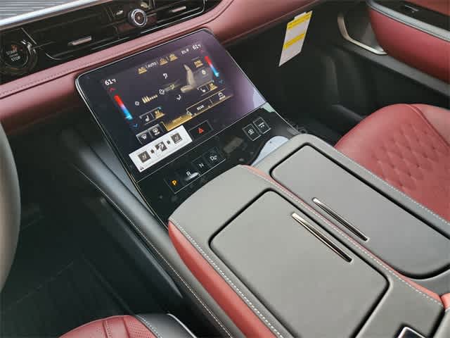 Thumbnail: 2026 INFINITI QX80 - 17