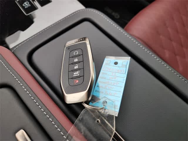 Thumbnail: 2026 INFINITI QX80 - 20