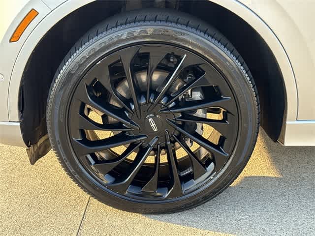 Thumbnail: 2023 Lincoln Aviator - 7