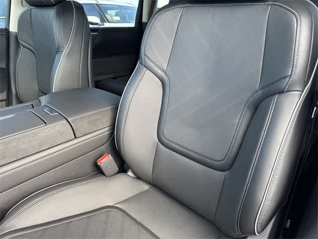 Thumbnail: 2026 INFINITI QX80 - 13