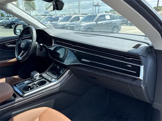Thumbnail: 2022 Audi Q8 - 21