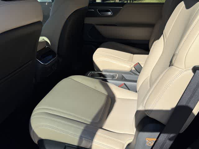 Thumbnail: 2026 INFINITI QX80 - 14