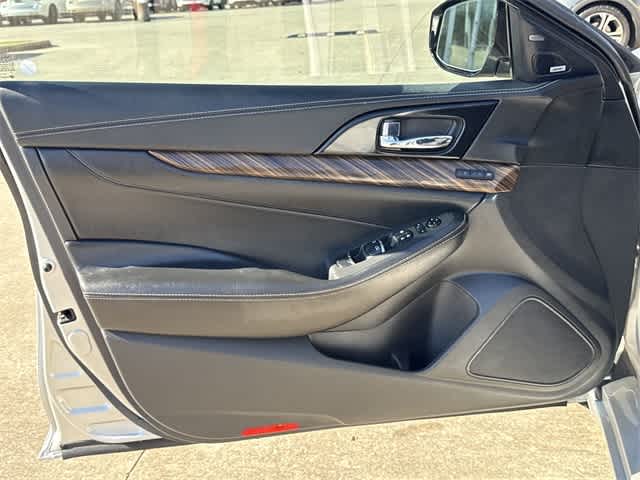 Thumbnail: 2017 Nissan Maxima - 8