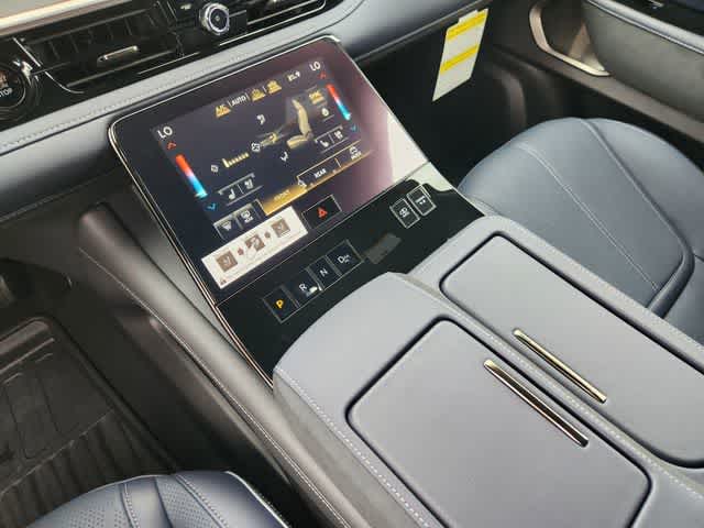 Thumbnail: 2026 INFINITI QX80 - 17